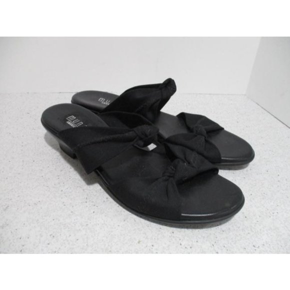*Munro Black American Twisted Knotted Fabric Slip On Slide Sandals - Picture 3 of 10